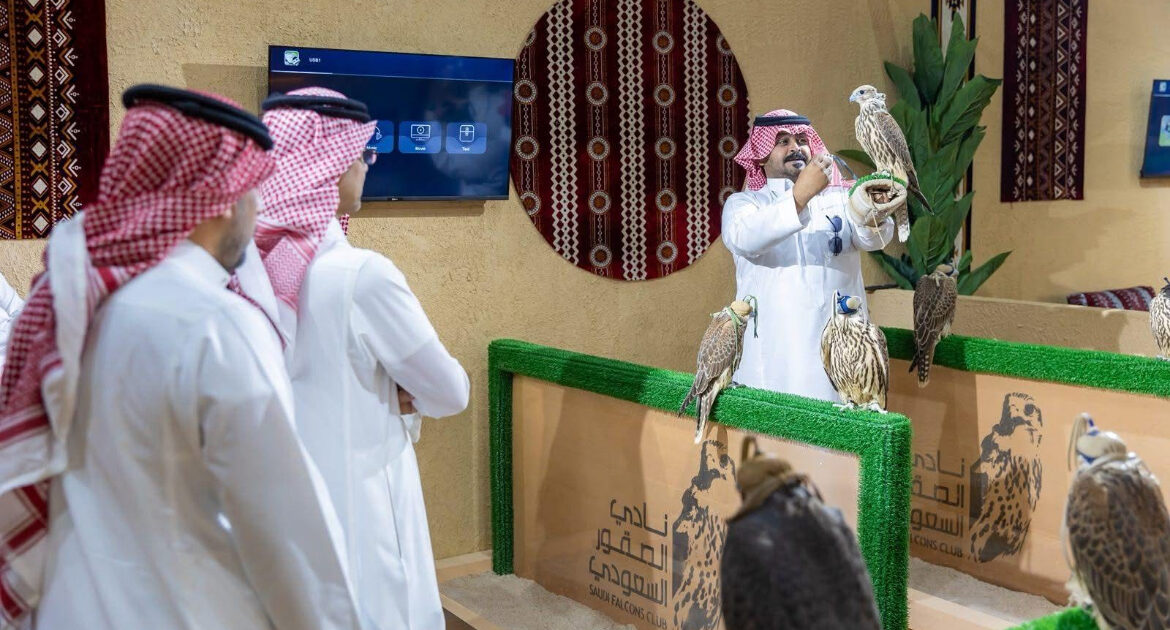 المزاد الدولي لمزارع إنتاج الصقور 2026 يربط المبيعات بمنافسات تصل جوائزها إلى 50 مليون ريال