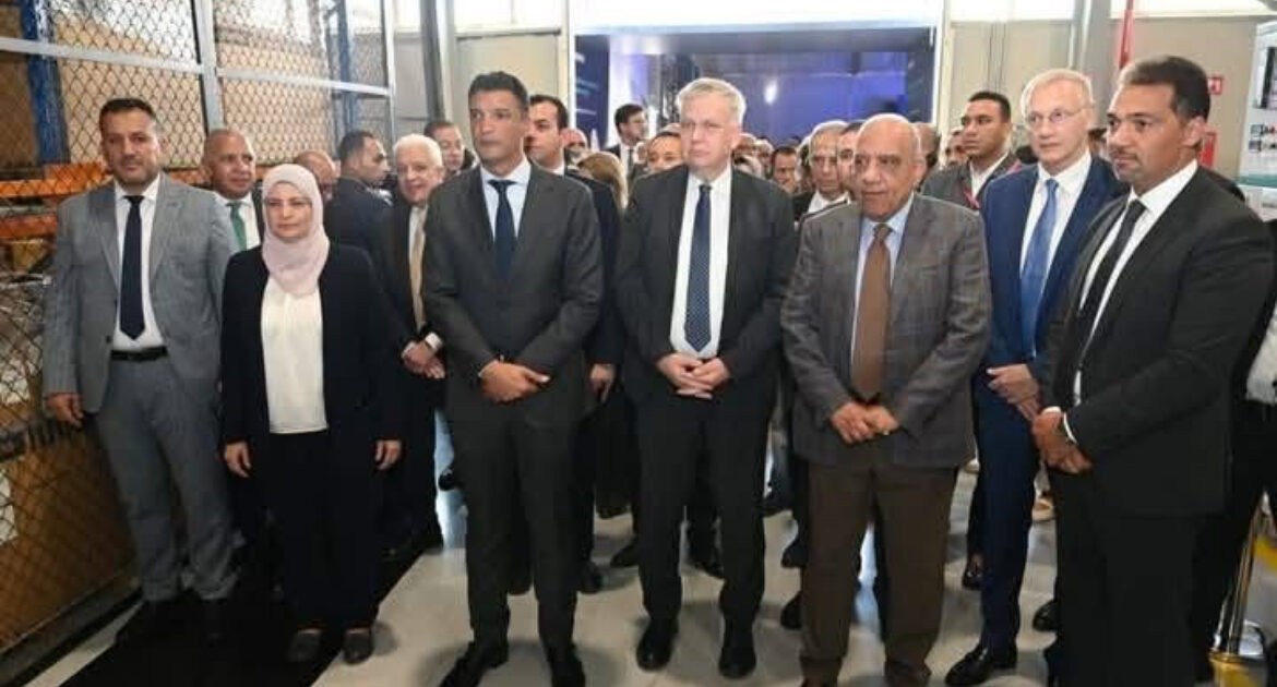 وزير الصناعة يشارك بفعاليات افتتاح أول مصنع متكامل لشركة سيمنس في مصر لإنتاج لوحات ومكونات شبكات توزيع الكهرباء
