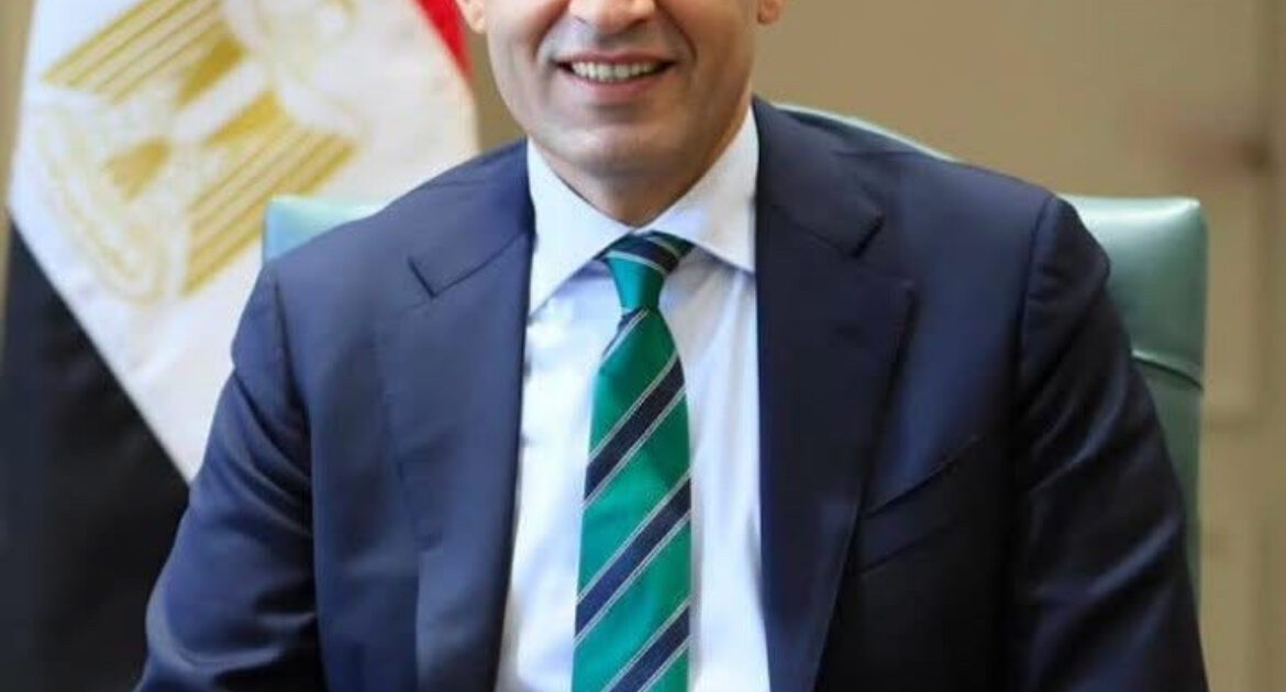 وزير التربية والتعليم يُصدر قرارا بحركة تكليفات جديدة لعدد من مديري ووكلاء المديريات التعليمية بالمحافظات