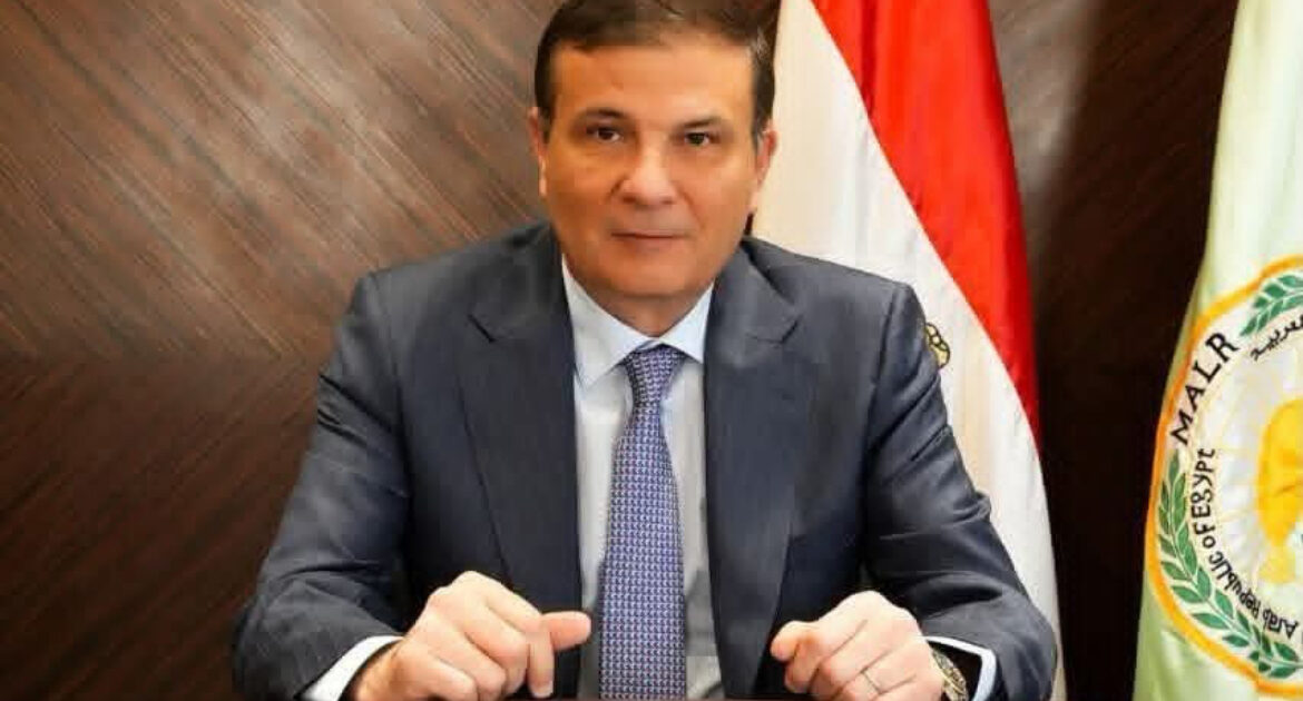 وزير الزراعة يتابع جهود دعم المزارعين وتقديم الخدمات الإرشادية ومكافحة الآفات