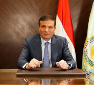 وزير الزراعة يتابع جهود دعم المزارعين وتقديم الخدمات الإرشادية ومكافحة الآفات