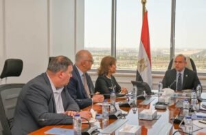 التركيز على تحسين تجربة المستثمر القائم باعتبارها مدخلًا رئيسيًا لجذب الاستثمارات وتحفيزها