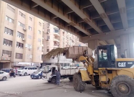 محافظ الجيزة يجرى جولة ميدانية لمتابعة مستوى النظافة وحالة الطرق بالعجوزة وبولاق الدكرور والهرم وكرداسة 
