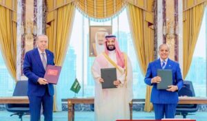 إيران تعلق على اتفاقية الدفاع المشترك بين السعودية وتركيا وباكستان