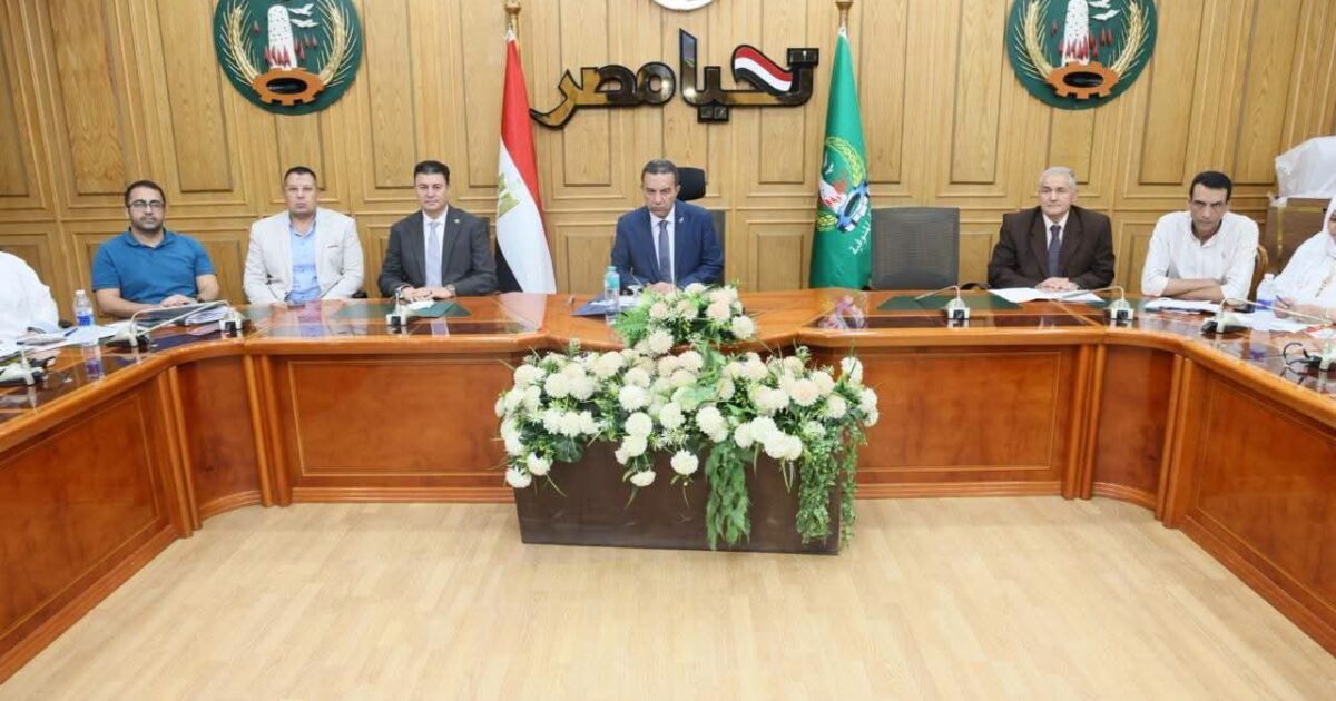 محافظ المنوفية يشدد على المتابعة الميدانية ويطالب بتقييم أداء رؤساء الوحدات القروية