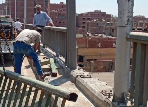 الانصارى يتابع أعمال تركيب الأسوار الحديدية المفقودة وصيانة عدد من الباكيات بمحور صفط اللبن
