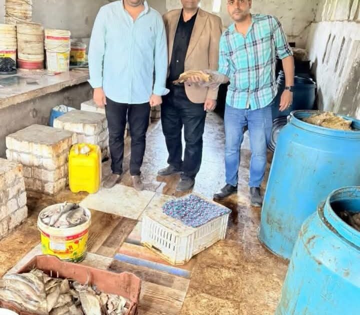 تموين البحيره:ضبط مخزن غير مرخص والتحفظ على ٣ طن أسماك منتهية الصلاحية وضبط ٦٦ شيكارة أسمدة مدعمة 