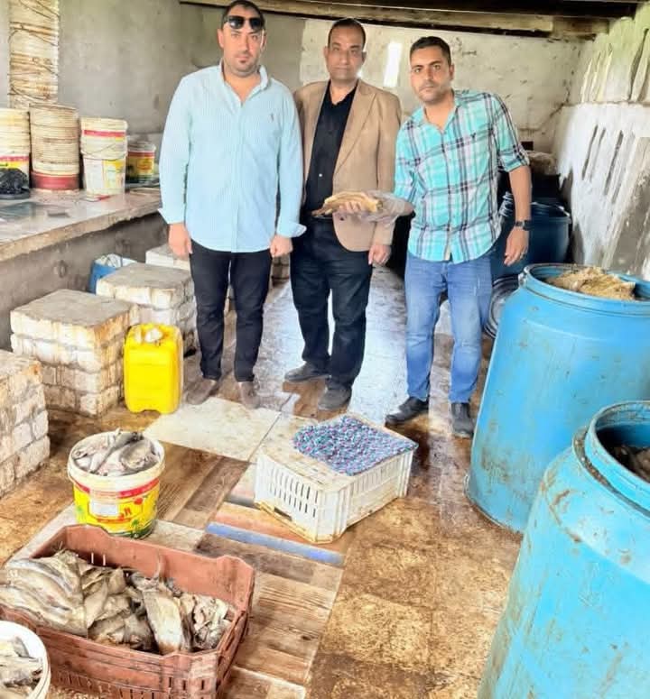 تموين البحيره:ضبط مخزن غير مرخص والتحفظ على ٣ طن أسماك منتهية الصلاحية وضبط ٦٦ شيكارة أسمدة مدعمة 