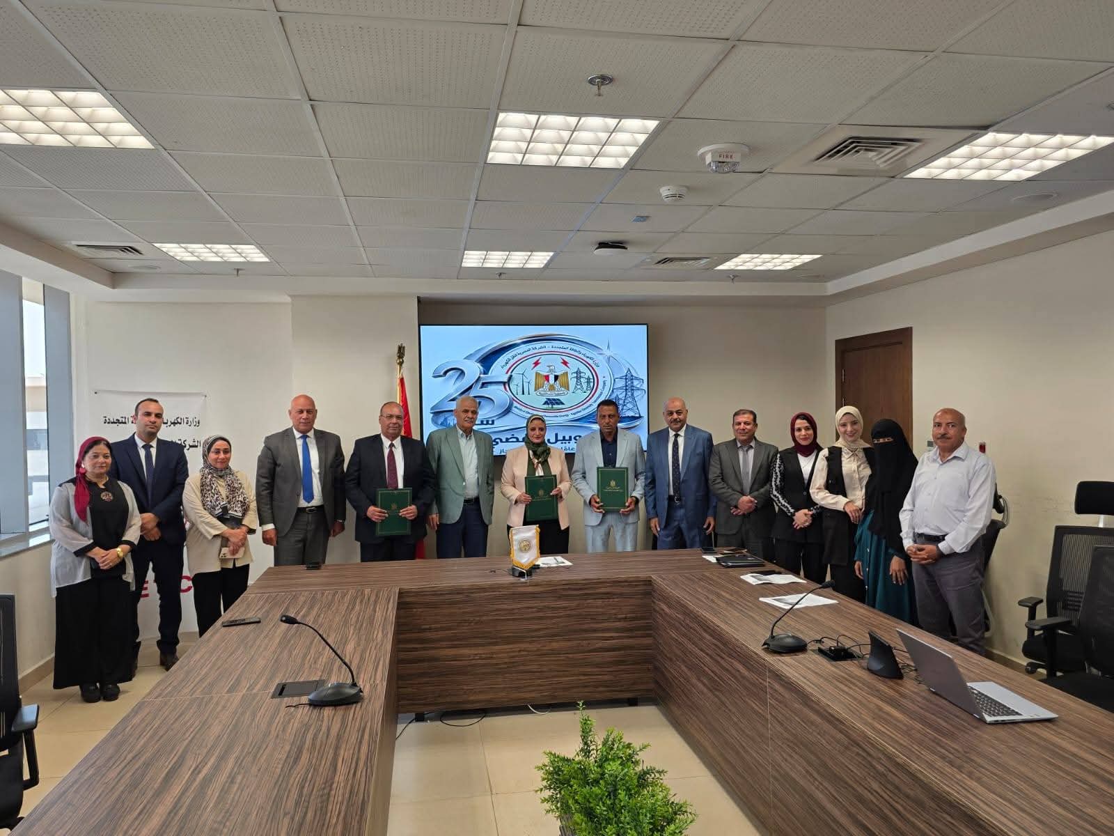 توقيع المصرية لنقل الكهرباء ومصنع الطائرات التابع للعربية للتصنيع عقدًا لتأهيل محطة محولات جرجا جهد 33 ك.ف 