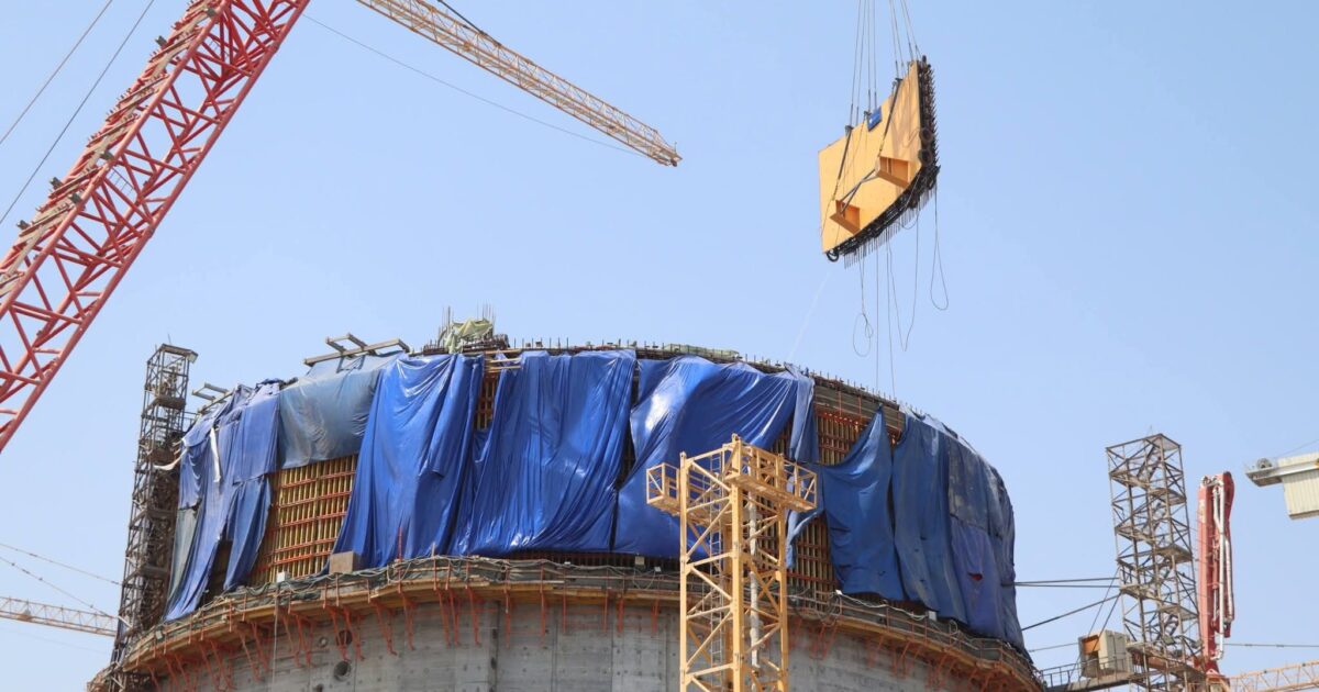 إنجاذ جديد يتحقق ببدء تركيب المستوى الخامس من وعاء الاحتواء الداخلى لمبنى المفاعل بالوحدة النووية الأولى بالمحطة النووية بالضبعة