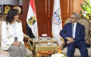 محافظ بني سويف يستقبل السفيرة نبيلة مكرم في مستهل زيارتها لبني سويف