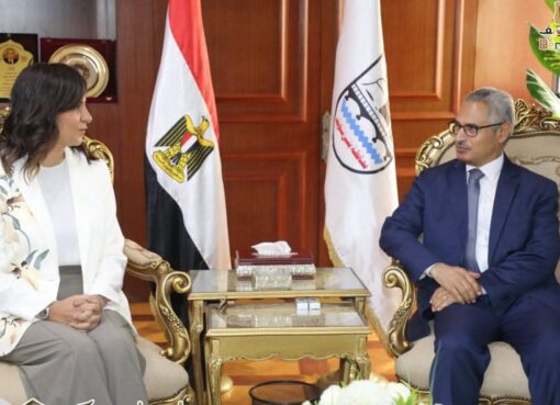 محافظ بني سويف يستقبل السفيرة نبيلة مكرم في مستهل زيارتها لبني سويف