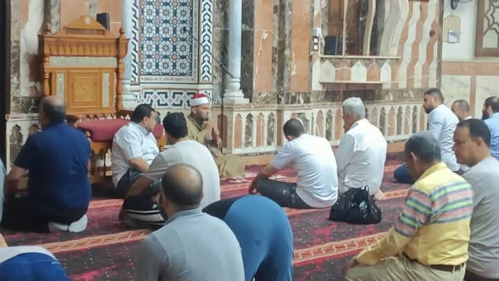 الأوقاف تواصل فعاليات برنامج «المساجد المحورية» بـ3588 مسجدًا وتناقش الإحسان إلى المحتاجين بين صدق العبودية وجمال السلوك