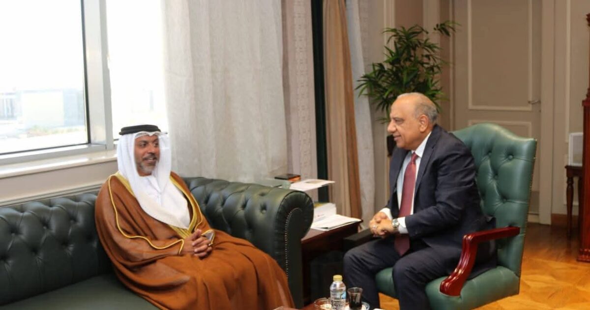 إستقبال وزير الكهرباء والطاقة المتجددة لسفير دولة الإمارات العربية المتحدة بالقاهرة لبحث سبل دعم وتعزيز التعاون والشراكة والاستثمار
