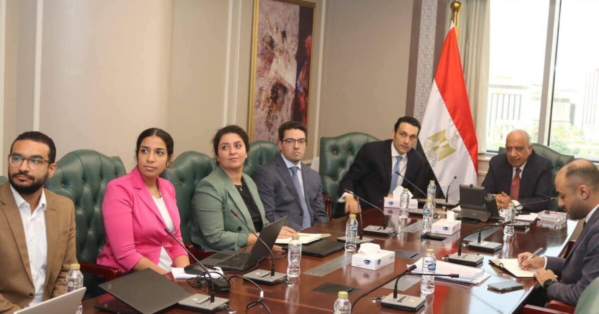 وزير الكهرباء والطاقة المتجددة يتابع مع شركة سكاتك النرويجية مستجدات التنفيذ في مشروعات الطاقة الشمسية وطاقة الرياح