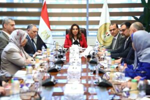 وزيرة التنمية المحلية والبيئة تتابع إجراءات تفعيل العمل بالقرار الجمهوري رقم 96 لسنة 2023 بمراجعة واعتماد الحدود الإدارية للمحافظات 