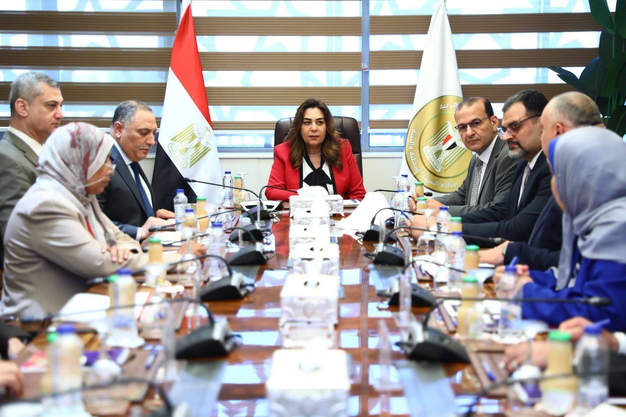 وزيرة التنمية المحلية والبيئة تتابع إجراءات تفعيل العمل بالقرار الجمهوري رقم 96 لسنة 2023 بمراجعة واعتماد الحدود الإدارية للمحافظات 