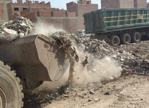 رفع 160 طنًا من المخلفات خلال حملة مكبرة للنظافة ورفع التراكمات بأبو النمرس بالجيزة