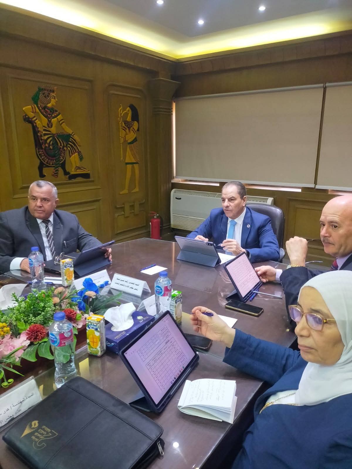 برئاسة المهندس رأفت شمعه رئيس مجلس إدارة مصر الوسطى لتوزيع الكهرباء إعتماد حركة تعيينات لقيادات جديدة بالشركة