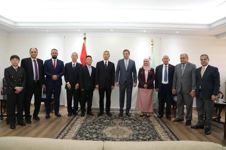 وزير الزراعة يستقبل وفداً من هيئة "إيكاما" الصينية لبحث توطين صناعة المبيدات ونقل التكنولوجيا الحديثة