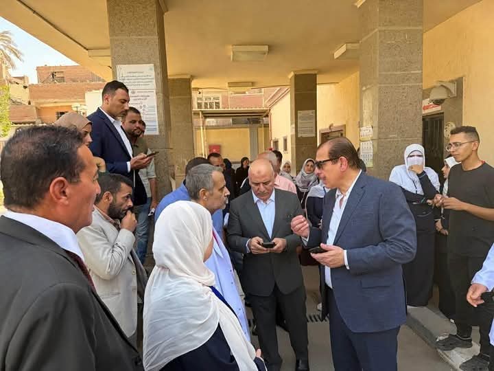 نائب وزير الصحة يجري جولة تفقدية للمنشآت الصحية بالجيزة ويحيل مدير مستشفى العياط للتحقيق