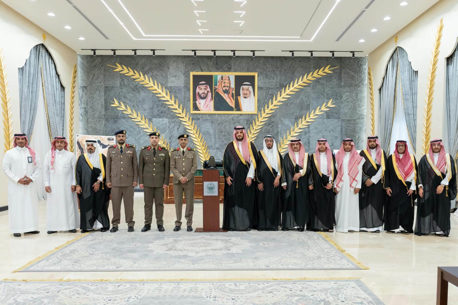 محافظ الطائف يكرّم الجهات المشاركة في إنجاح بطولة صعود الهضبة للسيارات