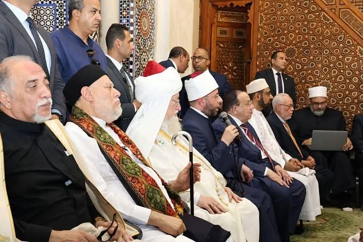 وزير الأوقاف ونقيب السادة الأشراف وشيخ مشايخ الطرق الصوفية يشهدون ختم «صحيح البخاري» و«الشمائل المحمدية للترمذي» بمسجد سيدنا الحسين رضي الله عنه