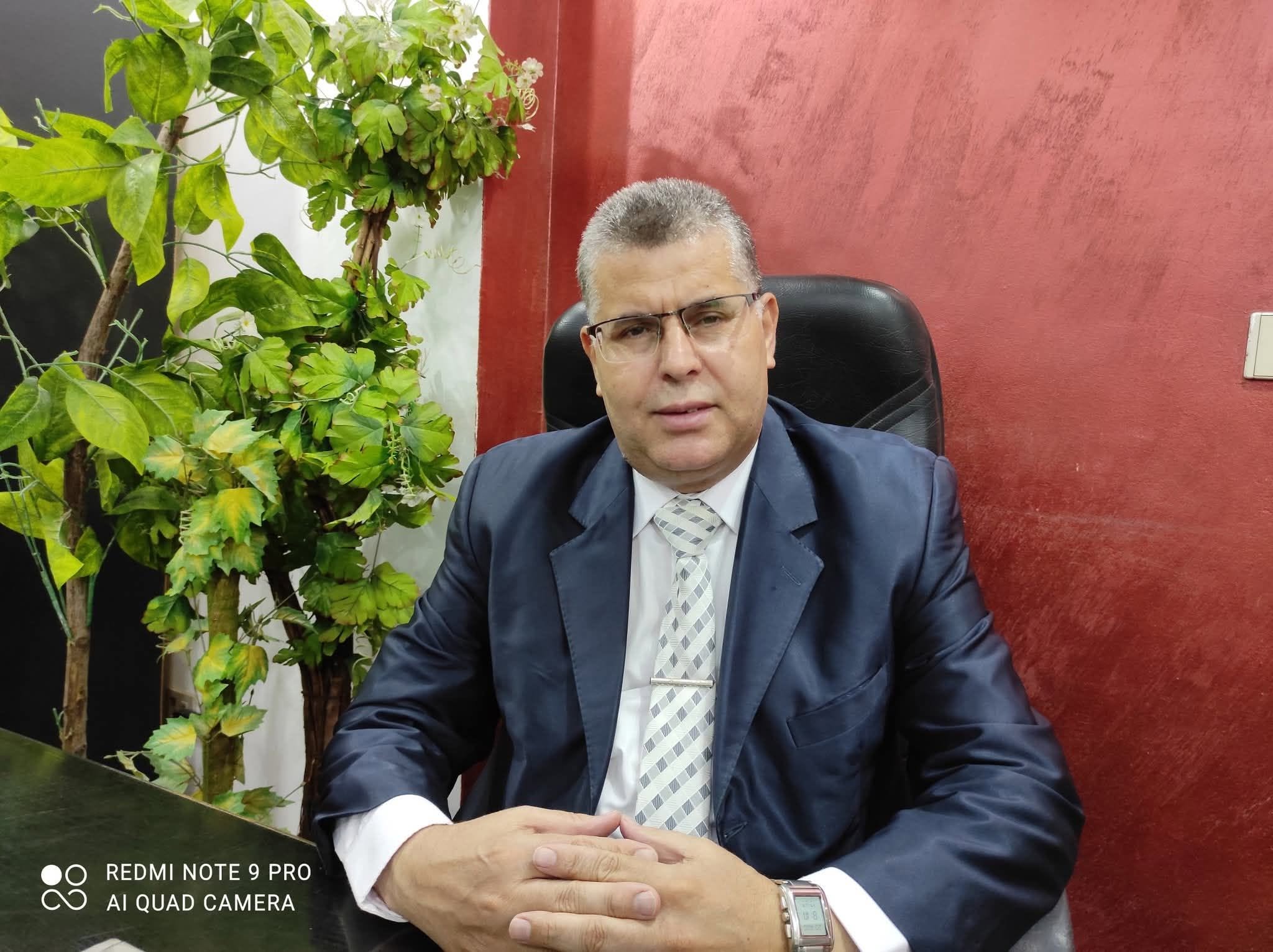 الأسرة الهادئة الراضية