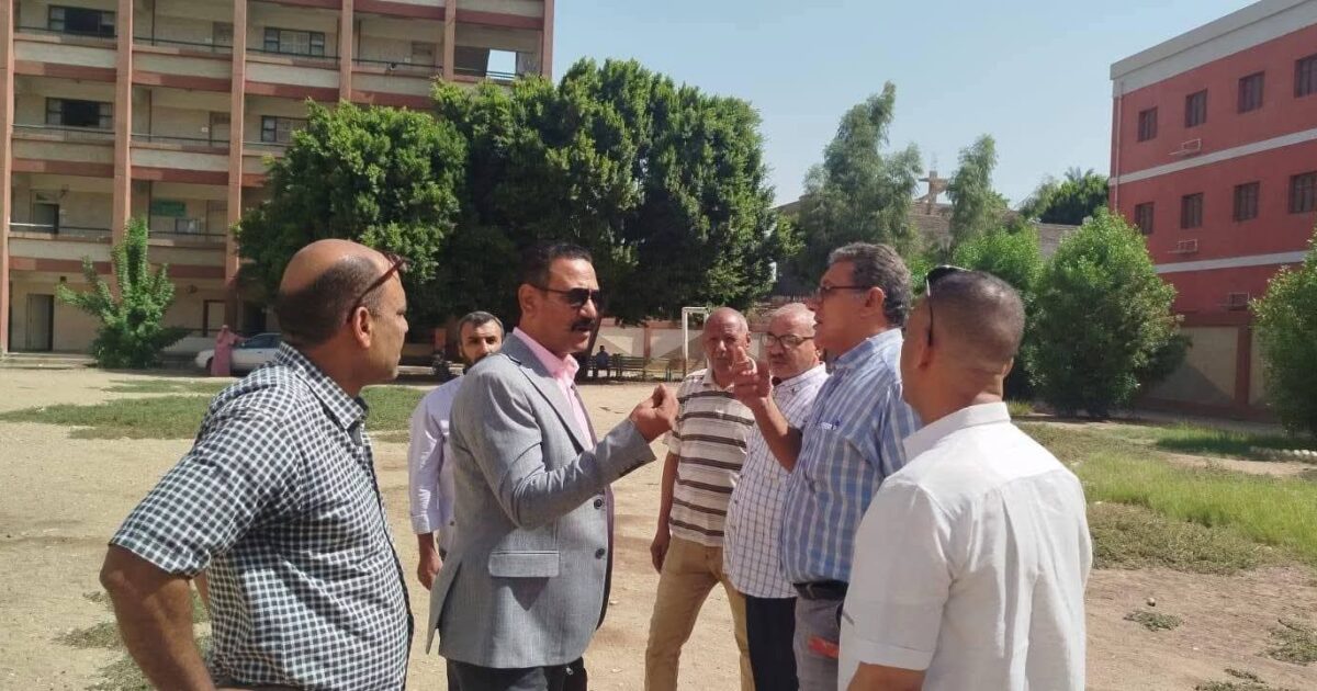 مدير عام تعليم دشنا شمال قنا يتفقد مدارس السمطا بحري الابتدائية والاعدادية استعدادًا للعام الدراسي الجديد