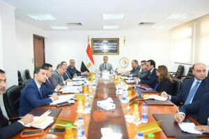 وزير التموين يعقد اجتماعًا موسعًا لوضع خطة عاجلة لتنفيذ توجيهات السيد رئيس الجمهورية لضبط الأسواق وتوفير السلع للمواطنين