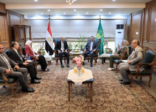 محافظ القليوبية يستقبل وزير التعليم استعدادًا لافتتاح 3 مدارس جديدة ببنها وطوخ