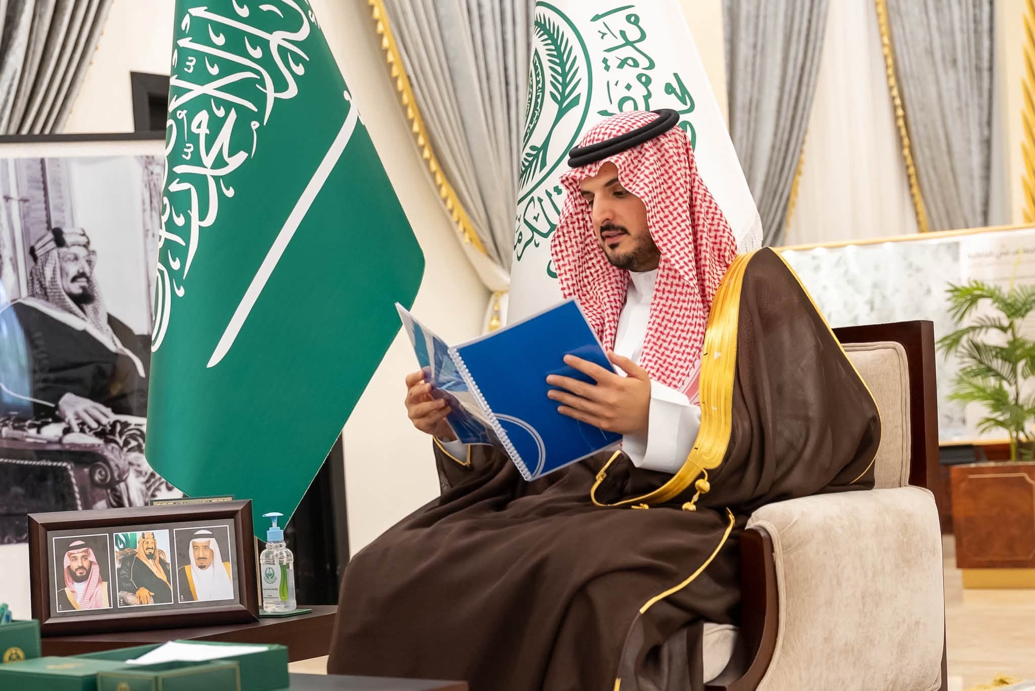 الأمير فواز بن سلطان يستقبل مدير المركز الوطني للأرصاد بالطائف