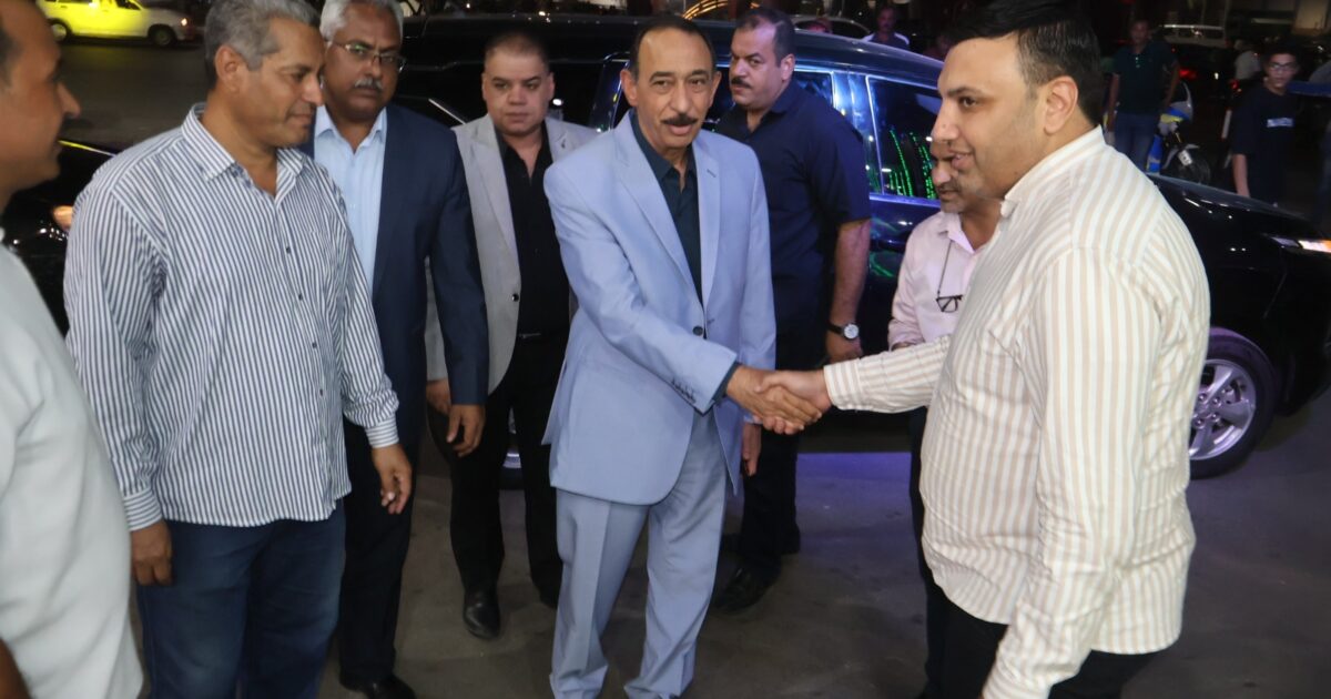 محافظ سوهاج يتفقد منفذ "مستقبل مصر" الجديد للسلع الغذائية بميدان الثقافة