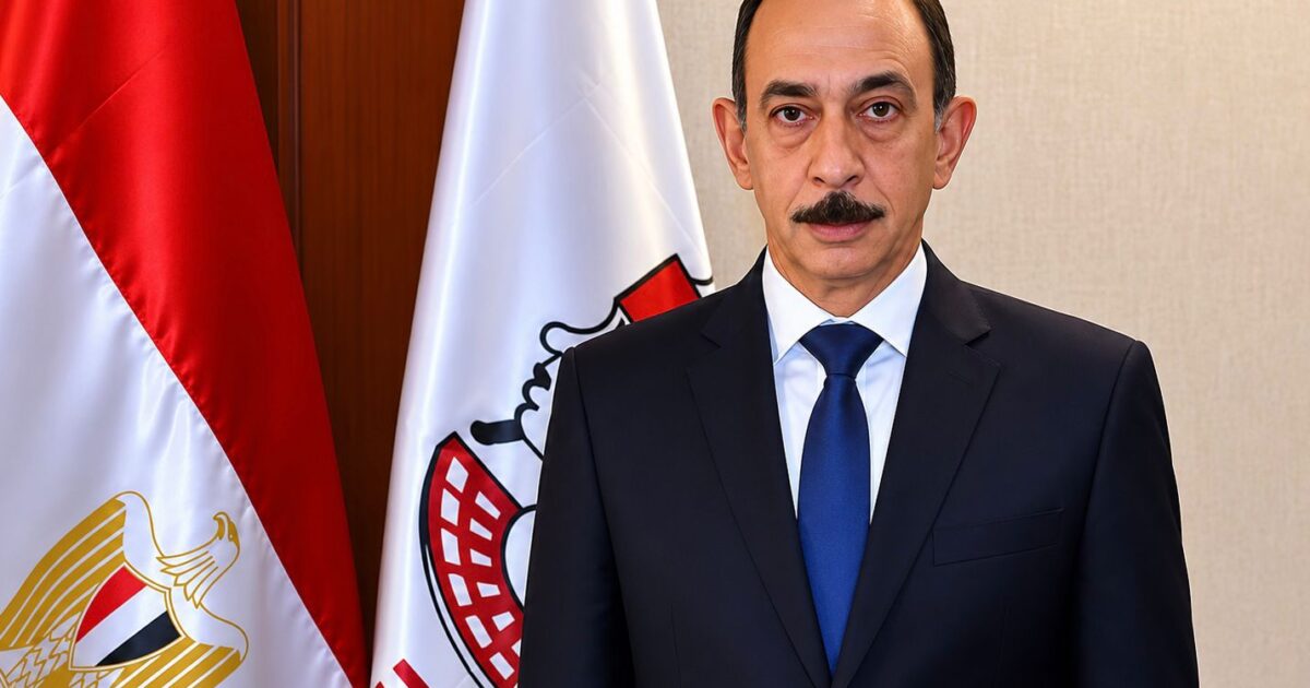 محافظ سوهاج يوجه بتسريع مد شبكات الغاز وتخصيص رقم "واتساب" خاص بالشركة لتلقي الشكاوى.