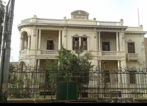 مصر جميله بشوارعها ومبانيها كل مكان فيه له حكايه مع حكايه مكان