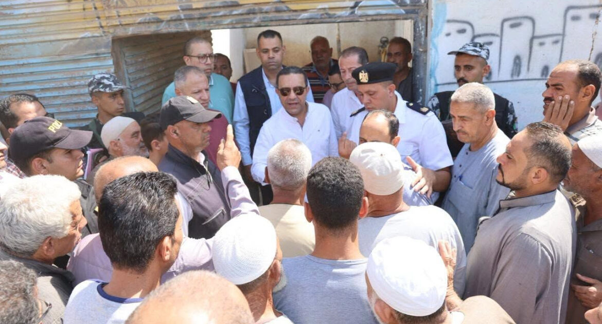 محافظ المنوفية يفاجئ جمعية طوخ طنبشا الزراعية.. قرارات عاجلة لتيسير صرف الأسمدة وتحسين مستوى الخدمات