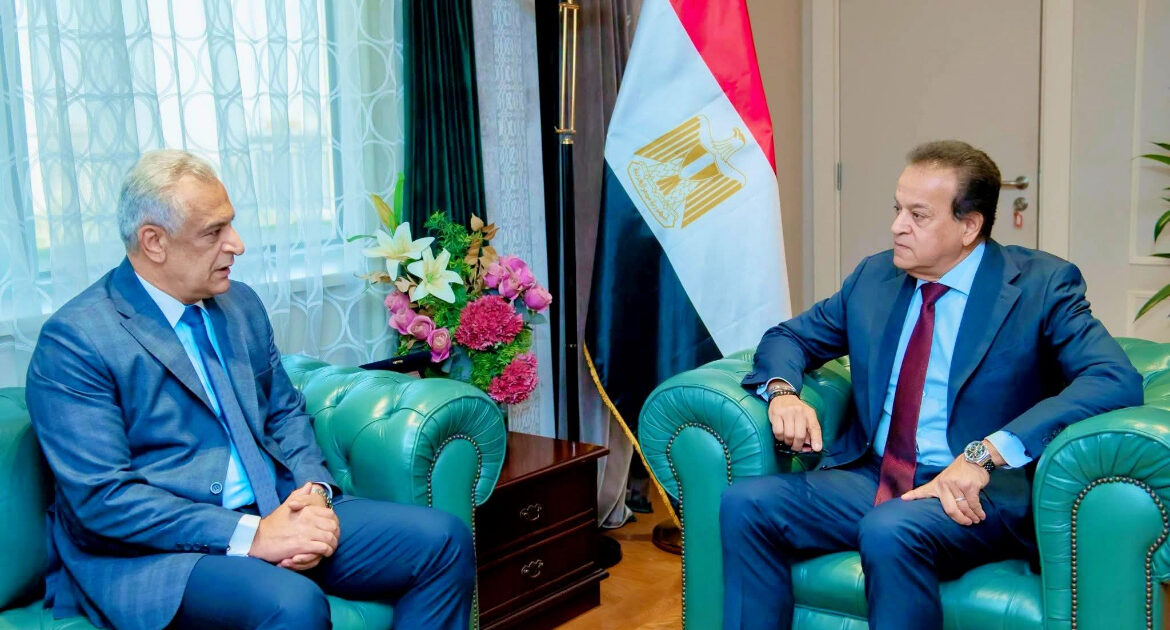 وزيرا الصحة والإنتاج الحربي يبحثان مستجدات عدد من المشروعات القومية المشتركة.