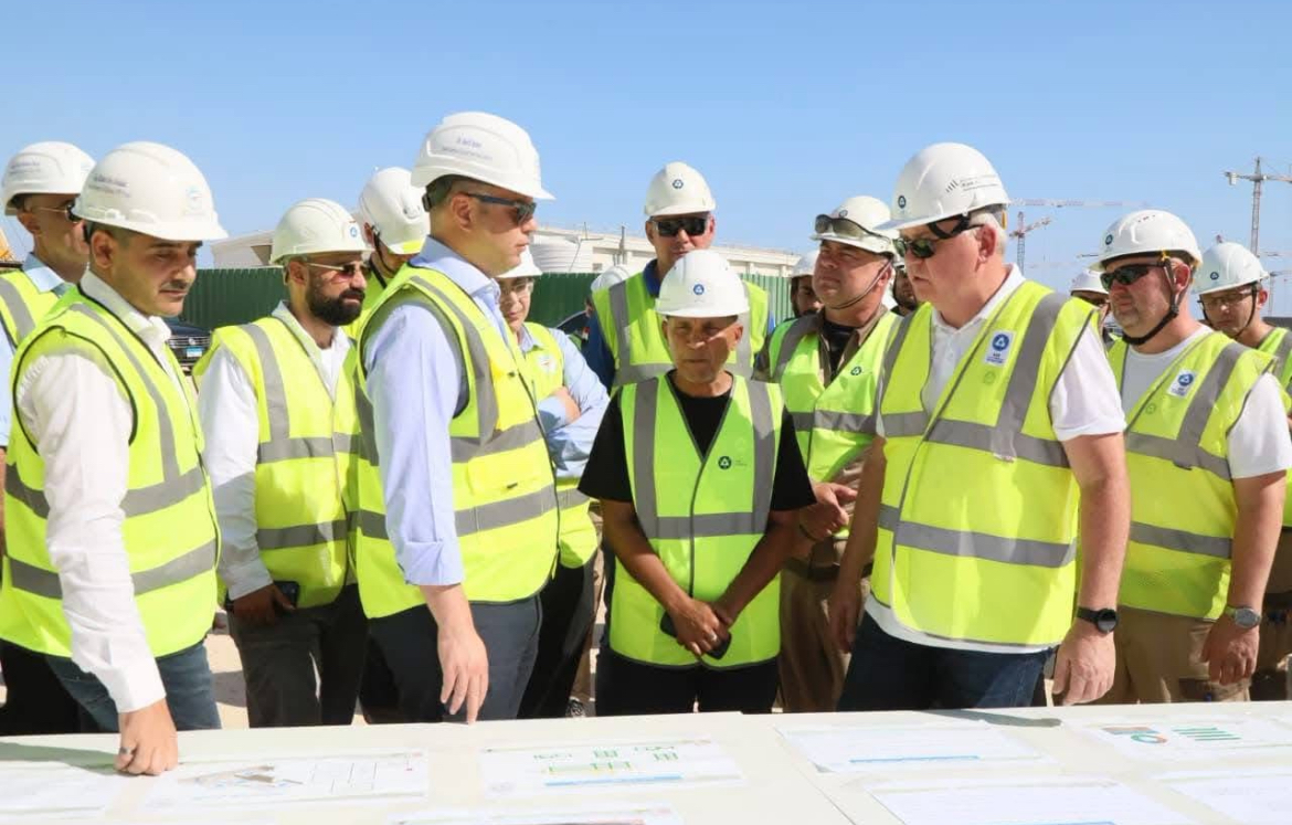 جولة تفقدية لرئيس هيئة المحطات النووية لتوليد الكهرباء لمتابعة سير الأعمال بموقع المحطة النووية بالضبعة