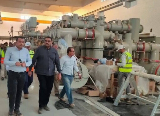 العضو المتفرغ للمنطقة الجنوبية يقوم بتنفيذ إجراءات وضع الجهد على محطة مفاتيح السد العالى غرب جهد 500 ك.ف