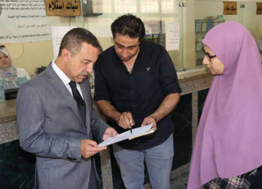 محافظ المنوفية يفاجئ رئاسة حي غرب شبين الكوم لمتابعة انتظام سير العمل ومستوى جودة الخدمات