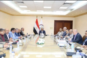 وزير العمل يتابع الاستعدادات النهائية لإطلاق نظام رقمي موحد لإدارة تصاريح عمل الأجانب