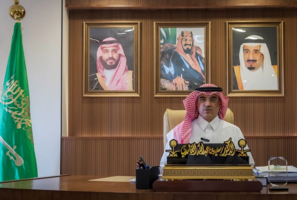 لجنة الأمن القومى بالبرلمان الإيرانى توافق على فرض رسوم خدمات بحرية على السفن العابرة لمضيق هرمز