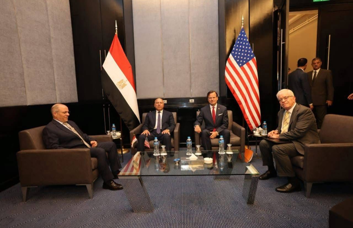 وزير النقل يجري مباحثات هامة مع نائب مساعد وزير التجارة الأمريكى بحضور القائم بأعمال سفارة الولايات المتحدة الأمريكية بالقاهرة