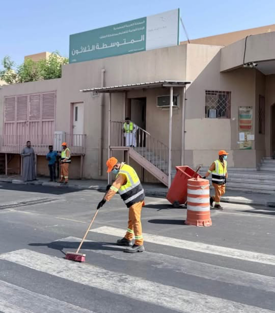 أمانة الطائف تكثف جهودها الميدانية في محيط المدارس استعدادًا للعام الدراسي