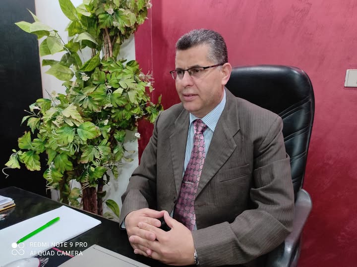 صاحب كتابة الدرج