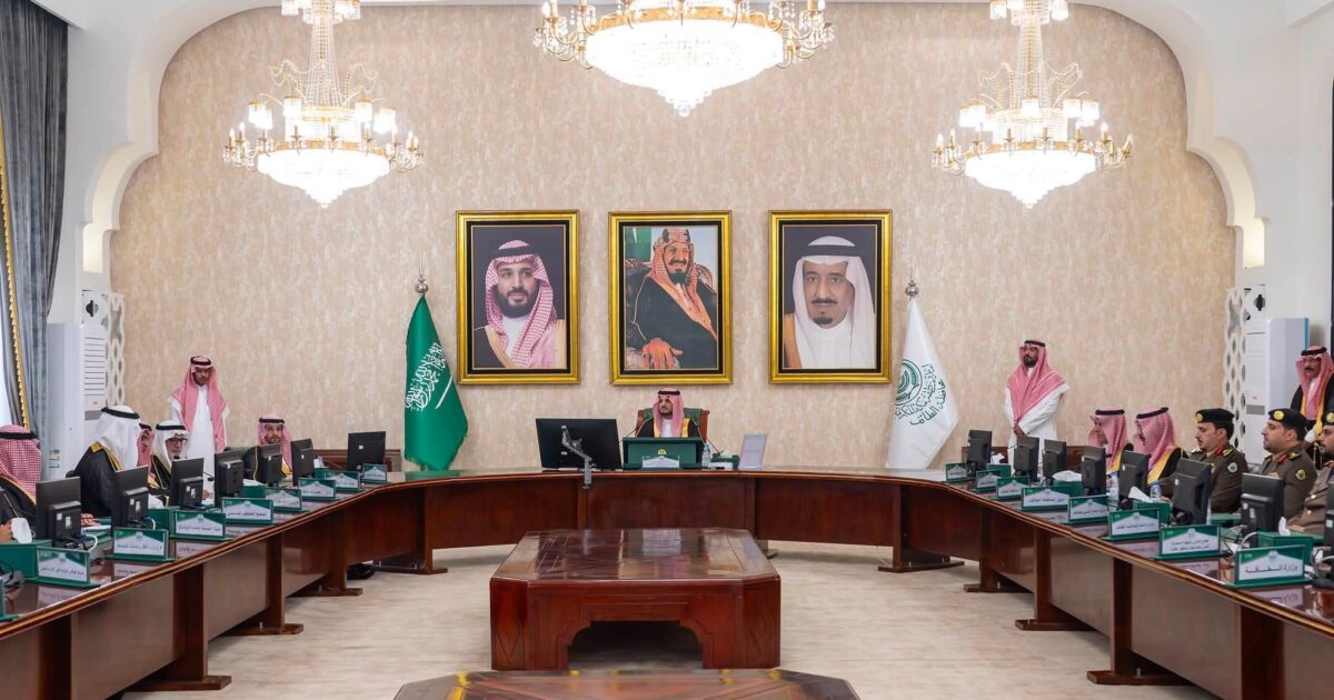 محافظ الطائف يرأس اجتماع اللجنة العليا للمدينة الصحية