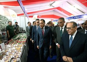 رئيس الوزراء يفتتح المعرض الرئيسي لـ "أهلًا مدارس" بمحافظة الجيزة وأكثر من 20 معرضًا اخرى عبر تقنية الفيديو كونفرانس