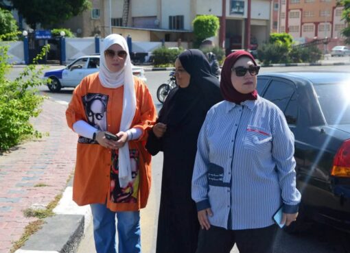 رئيس مدينة بورفؤاد تتفقد أعمال إدارة الحدائق بميدان الأمل وتوجه بصيانة شاملة لكافة المسطحات الخضراء بأنحاء المدينة