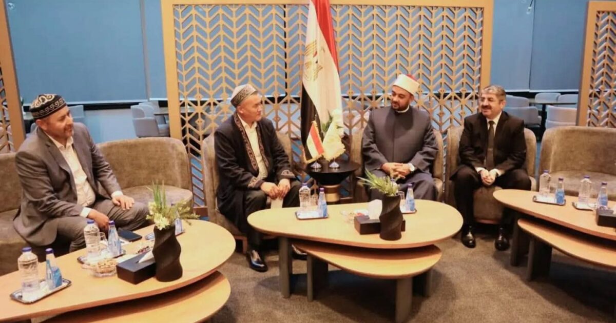 أمين عام «الأعلى للشئون الإسلامية» ومفتي منغوليا يبحثان سبل وآليات التعاون الديني والعلمي وتوحيد الجهود الدينية