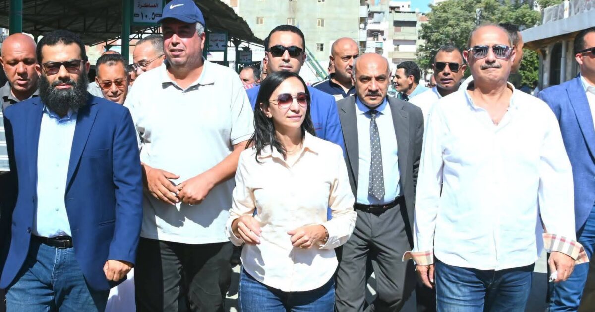 محافظ البحيرة تتفقد مجمع مواقف إيتاي البارود الجديد